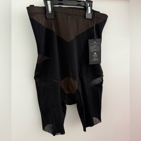 Honeylove Large Black Runway The SuperPower Shorts NWT Large - Picture 3 of 5